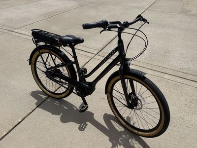 Giant LaFree E+ Electric Bike Small step through frame.
