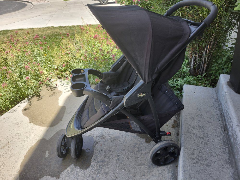 Chicco Viaro Lightweight Quick Fold Stroller - Black, Good Condition. For Baby and young kids. Compatible with Chicco Keyfit 30