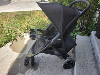 Chicco Viaro Lightweight Quick Fold Stroller - Black, Good Condition. For Baby and young kids. Compatible with Chicco Keyfit 30