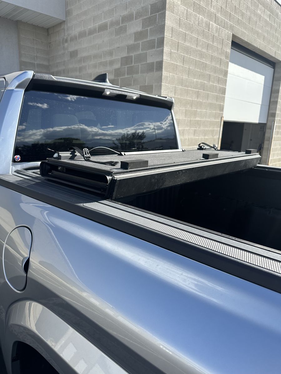 Toyota Tacoma 6'2" Bed Gen 4 2025-2026 Bakflip Hard Folding Toneau Cover