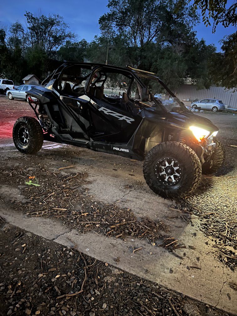 2022 RZR XP PRO 4   only has 1295 hunded miles on it. HUGE UPGRADS