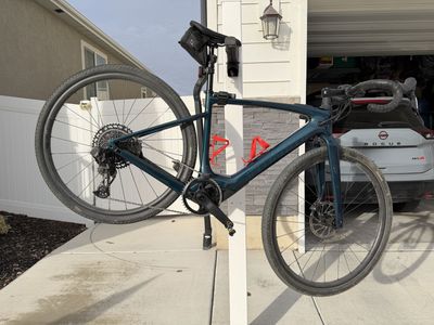 2025 Specialized Turbo Creo 2 Comp (Carbon Fiber E-Gravel Bike)