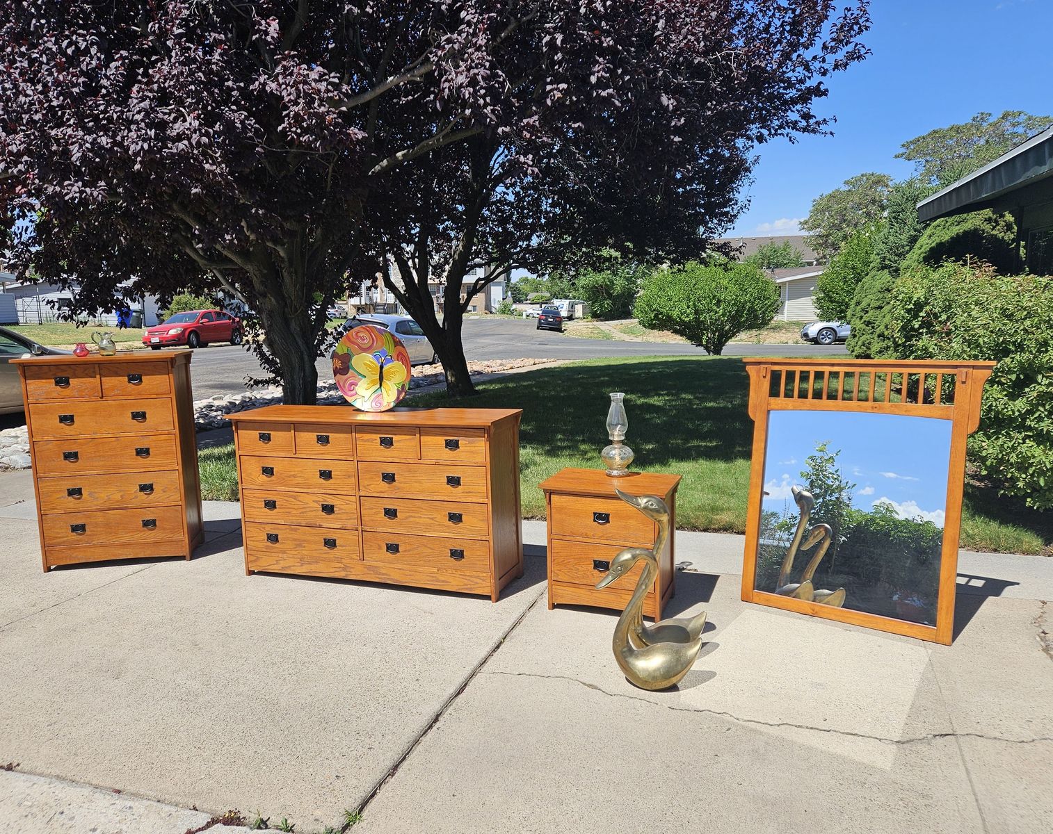 *FREE DELIVERY* Beautiful 4 Piece Vintage Mission Oak Set Dressers Nightstand Mirror