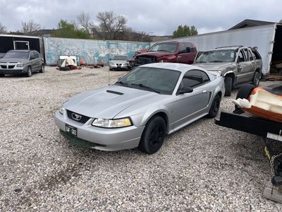 2000 Ford Mustang