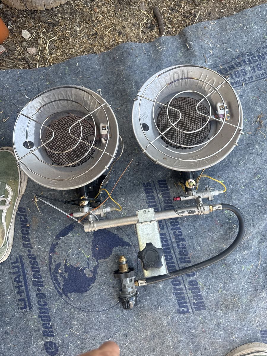 Dual Tank Top Propane Heater Unit with Hose and Regulator