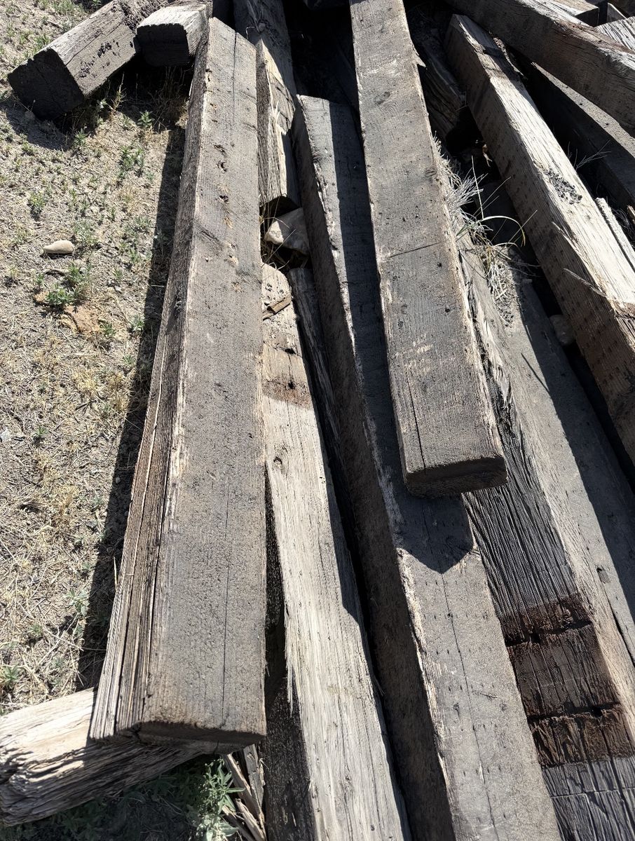 Railroad ties (8 foot)