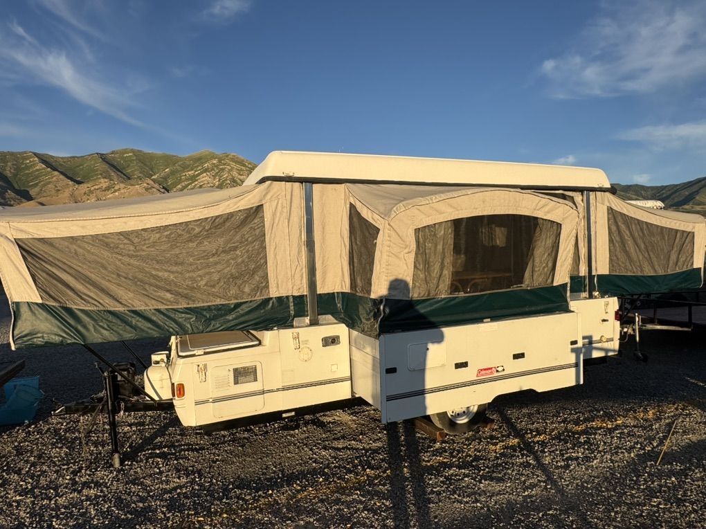 Pristine Coleman Utah Slide Out Sleeps 10