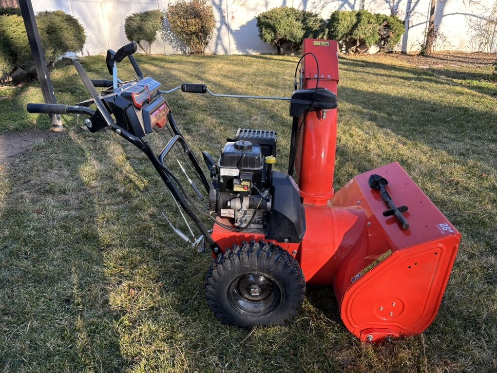 Ariens 28in Deluxe 2 Stage Snowblower Heated Grips