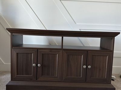 SOLID WOOD MEDIA STAND