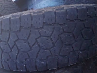 (4) Toyo Open country AT LT245/75R16