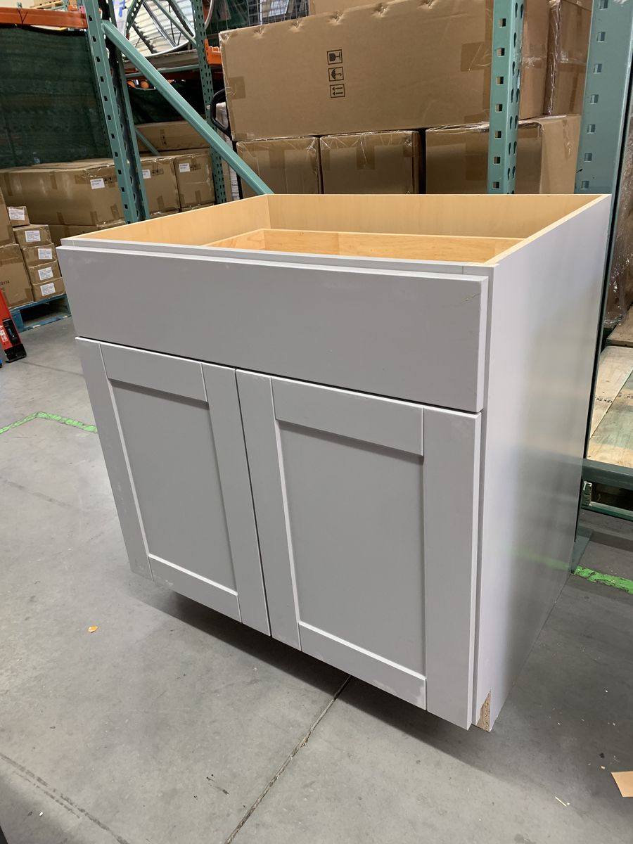 Hampton Bay Shaker 36 in. W x 24 in. D x 34.5 in. H Assembled Base Kitchen Cabinet in Dove Gray