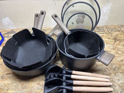 New CAROTE 18-Piece Ceramic Cookware Set – $50