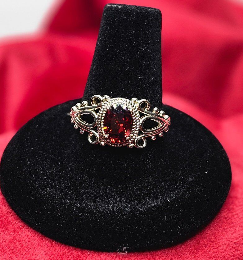 Vintage Ring with Garnet set in 925 SS Filagree