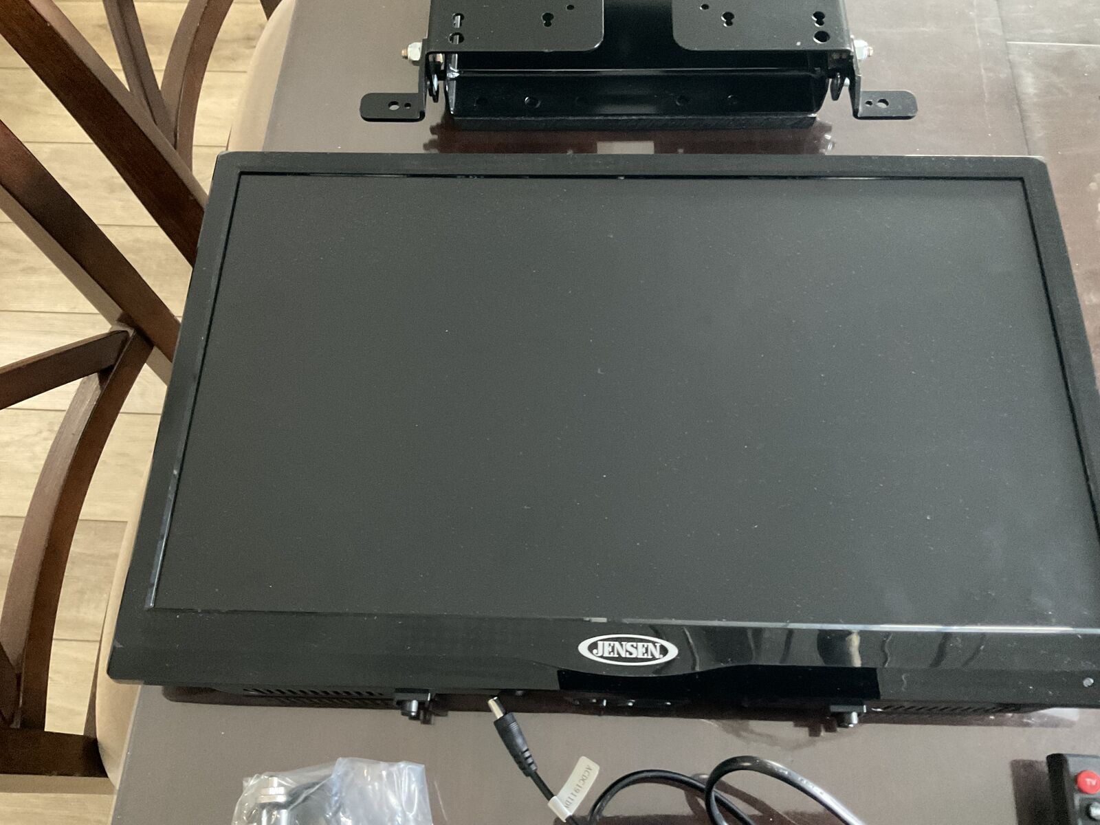 JENSEN 19” ELED TV/DVD for RV/VAN/Home use