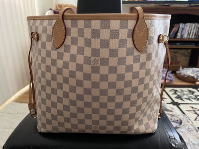 Louis Vuitton mm neverful azur with pouch. Mirror image