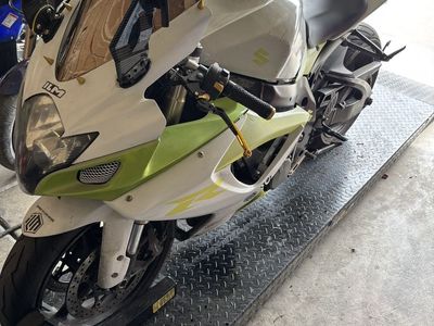 2006 and 2007 Suzuki GSXR 600s