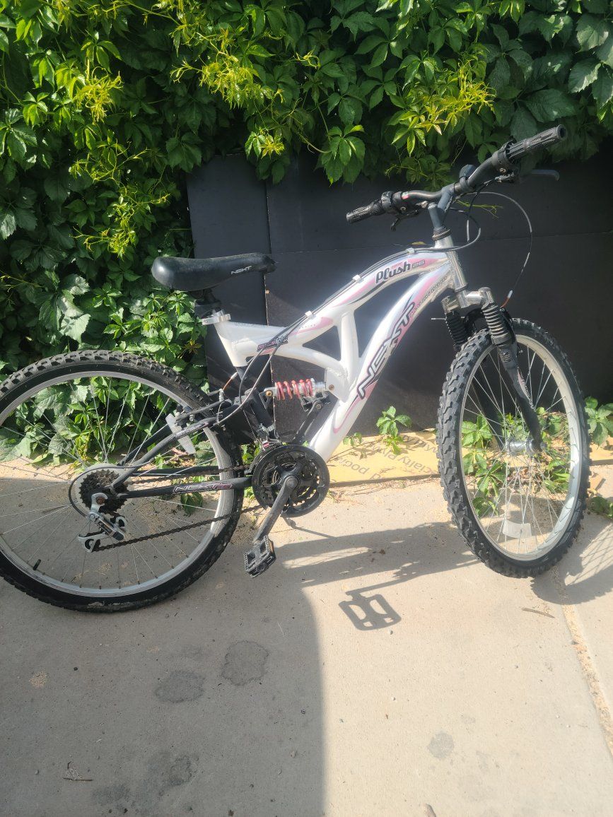 NEXT Plush Girls' Full Suspension Mountain Bike - White/Pink, Good Condition