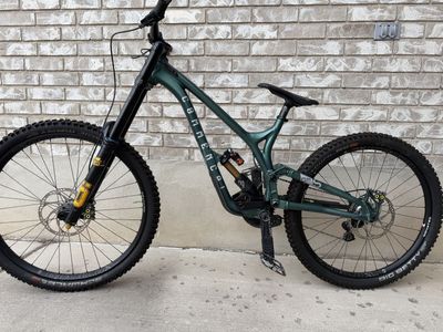 Commencal DH Supreme Downhill