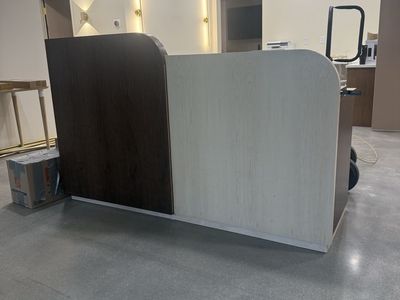 Reception desk