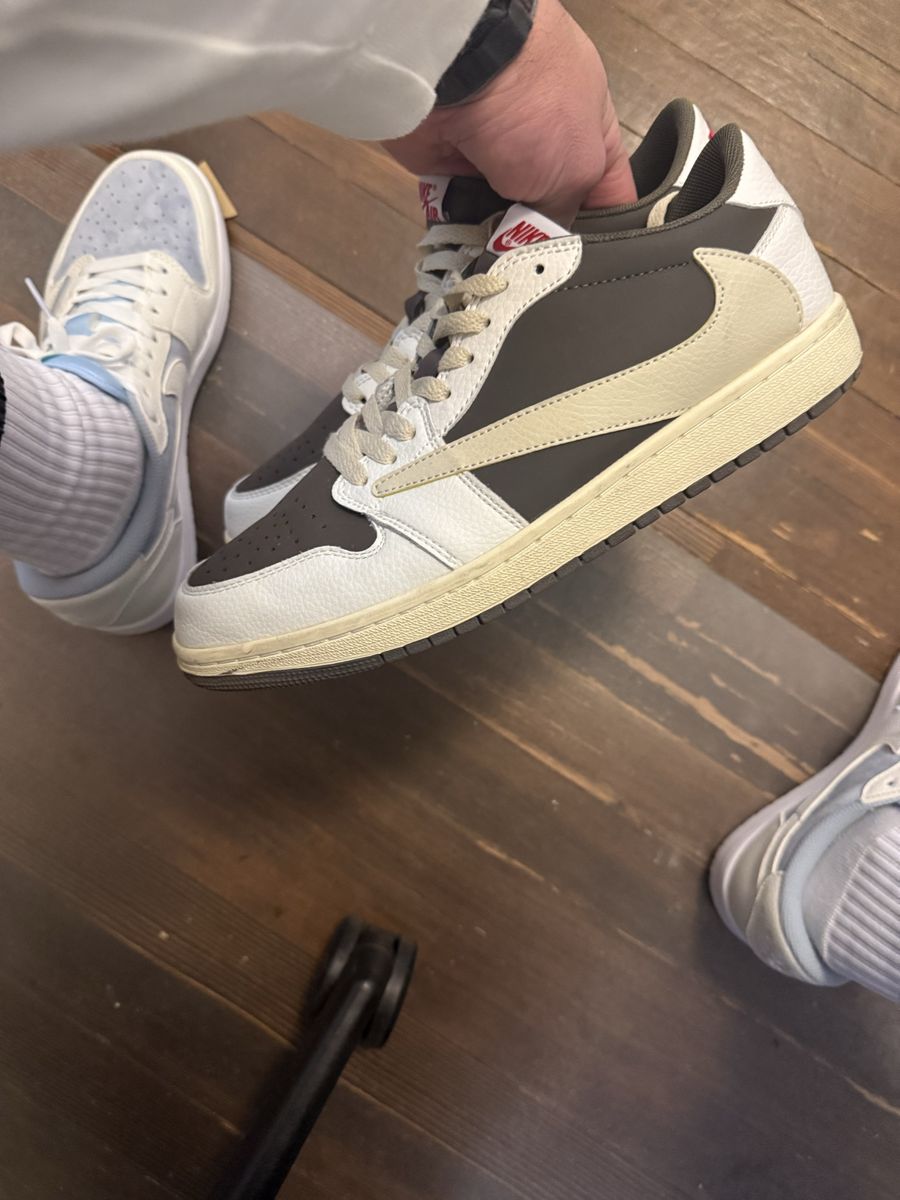 Brand New Sz10 Travis Scott Mochas