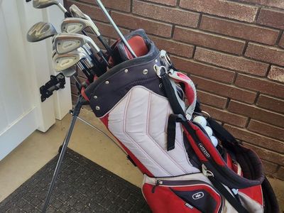 Knight/Ogio full size and complete graphite golf set