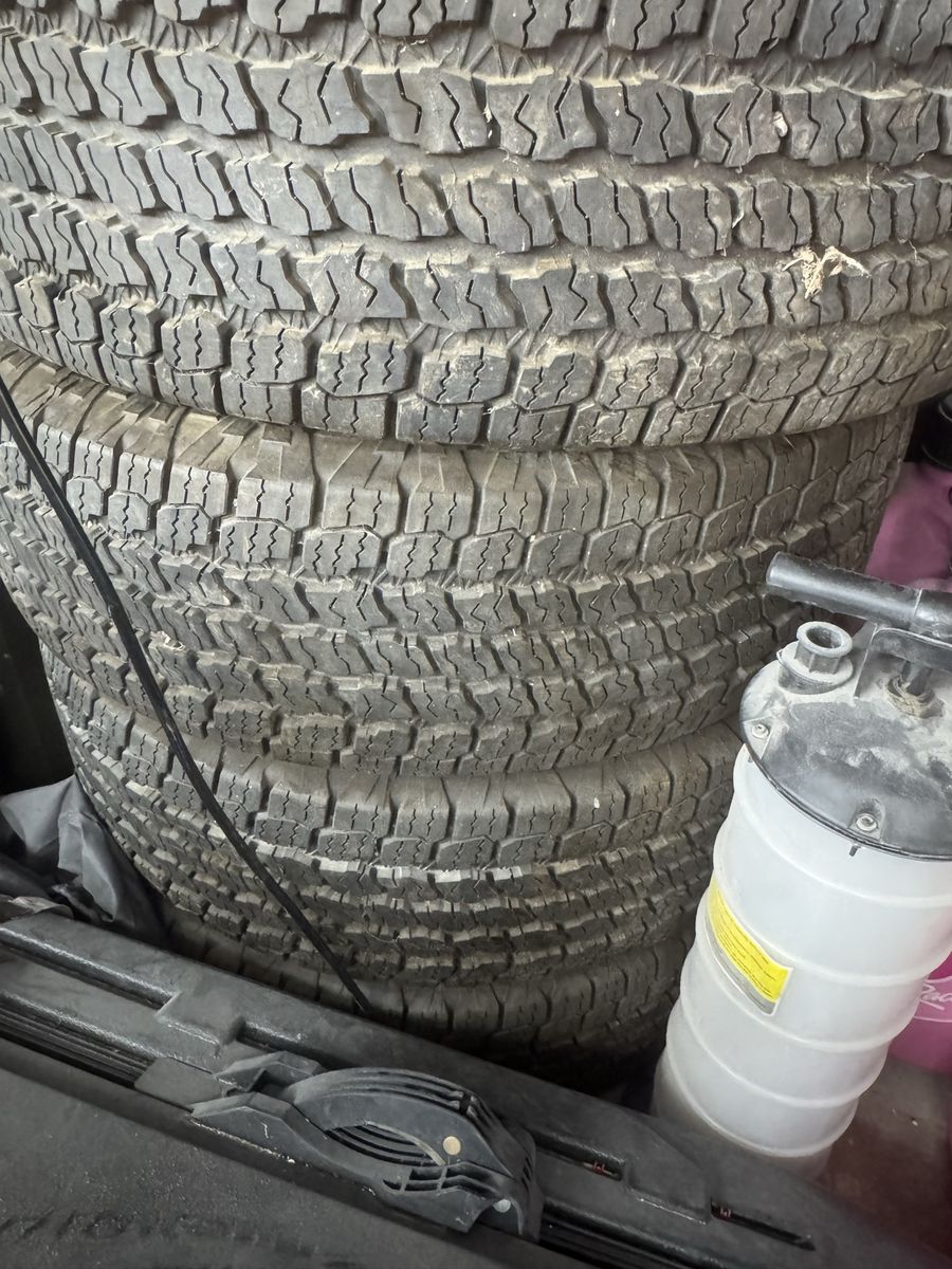 265/70/16 (4) Goodyear Wrangler AT