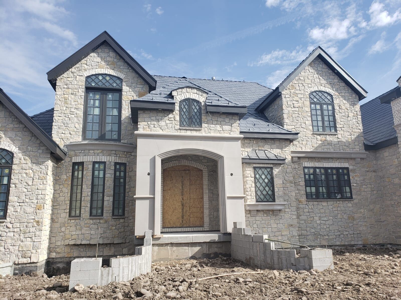 Professional Roofing- Metal, Asphalt, Tile, ect | Rain Gutter Installation | Siding and More!