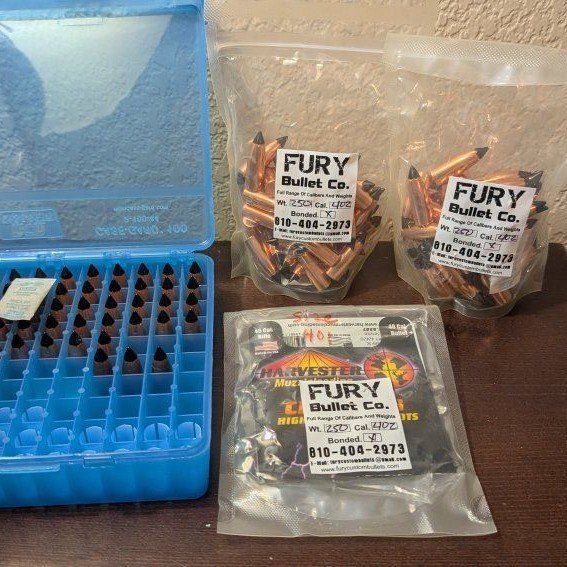 Fury Bullet 40 Cal .402 diameter star tipped Bonded Muzzleloader Bullets & Reloading Box