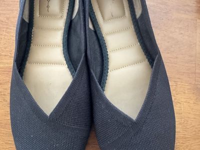 Me Too EVA pointed toe Black flats, Size 10