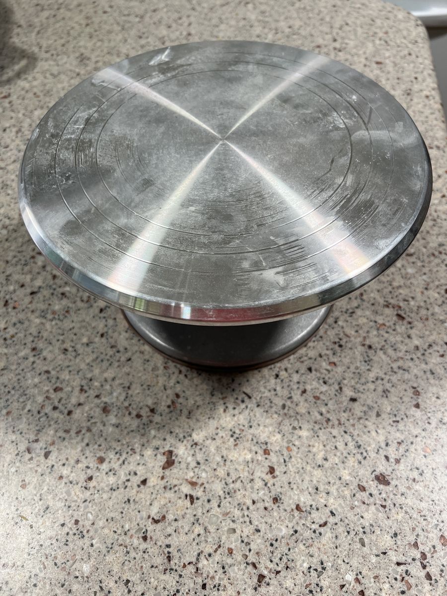 9.5” Metal Cake Turntable
