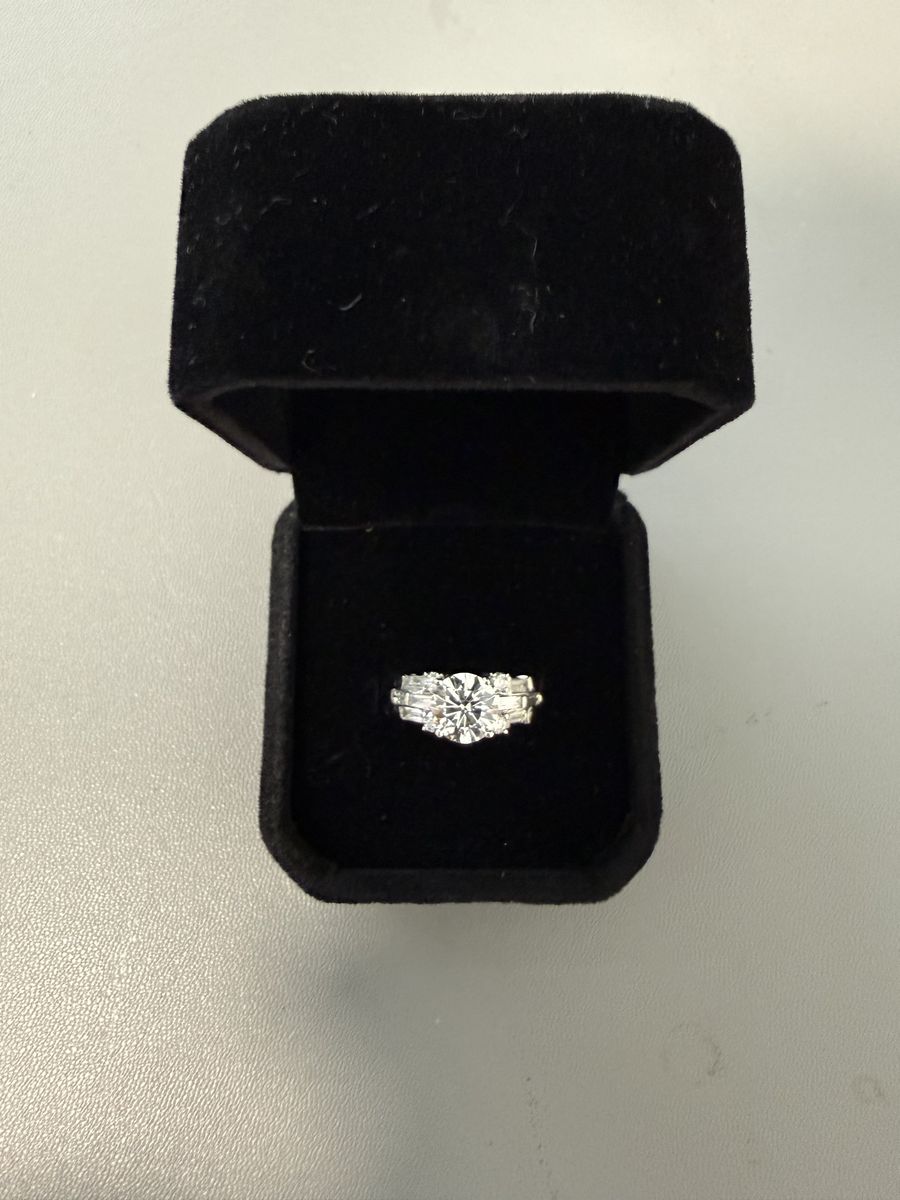 Natural Diamond Wedding Ring 1.5 ct Brilliant Cut Center, Over 2 ct Total