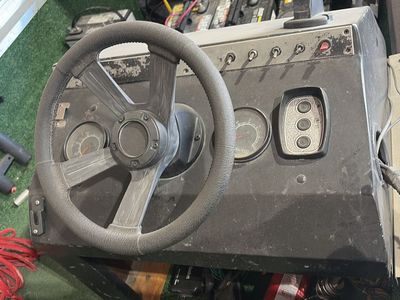 Tracker Boats Fishing Boat with Steering Console and Swivel Seat