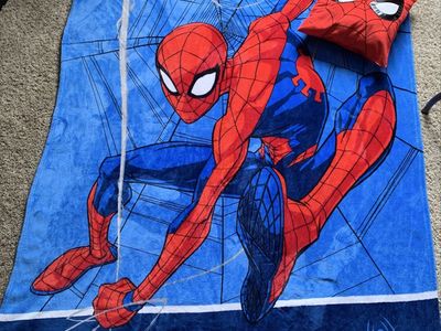 Spider-Man Blanket & Pillow Set