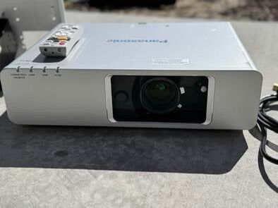 Panasonic PT-F300 LCD XGA PROJECTOR