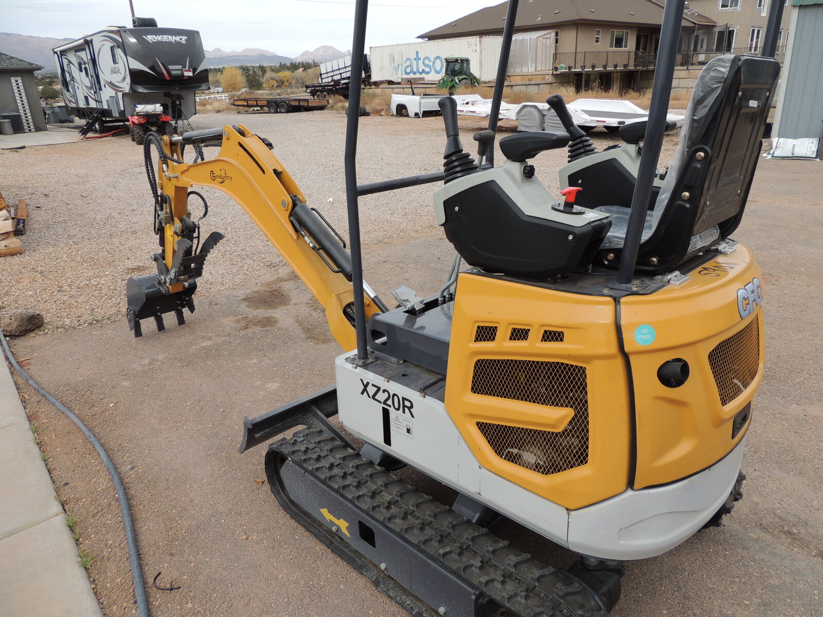 2025 cfg x 220 r MINI EXCAVATOR