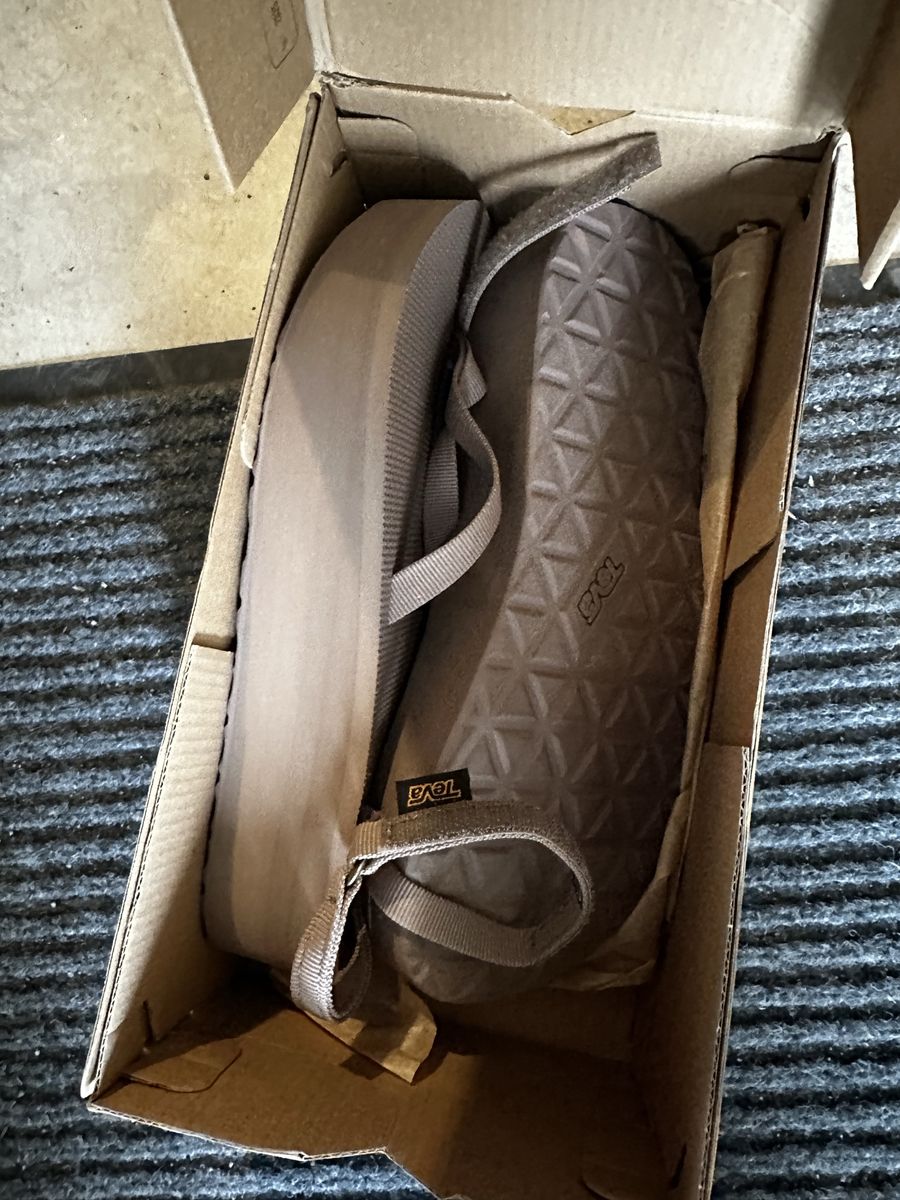Teva Size 9 BRAND NEW