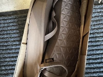 Teva Size 9 BRAND NEW