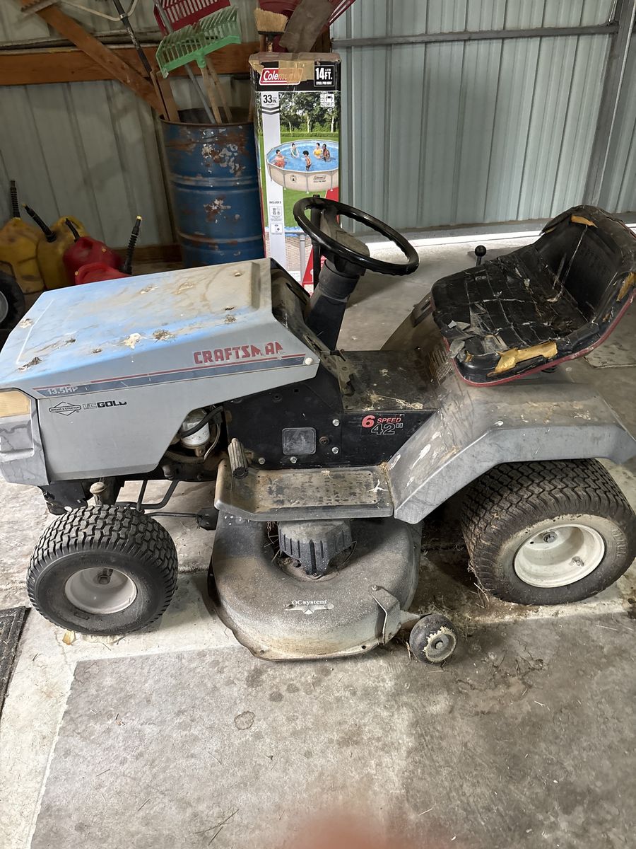 Lawn tractor