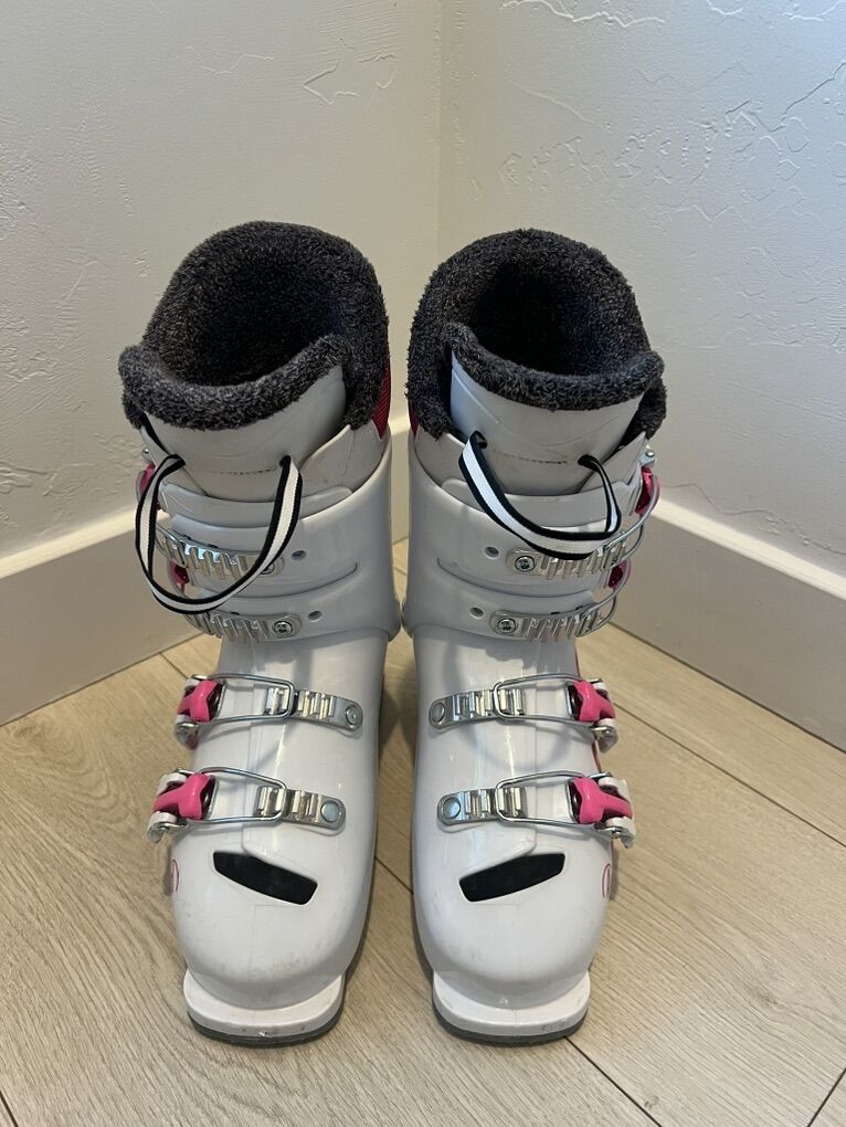 Kids Rossignol Ski Boots - Like New!
