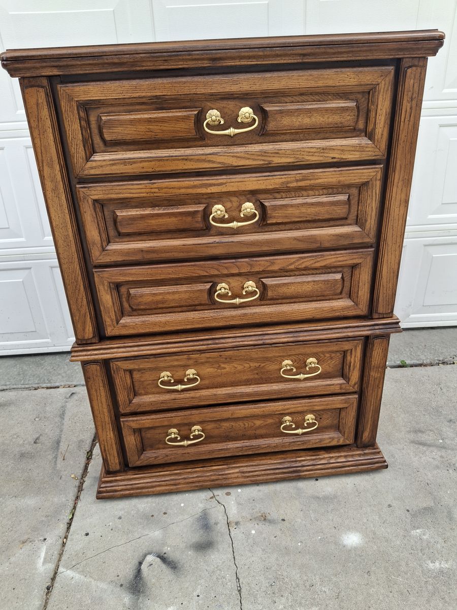 extra tall all wood 5 drawers dresser/sollen