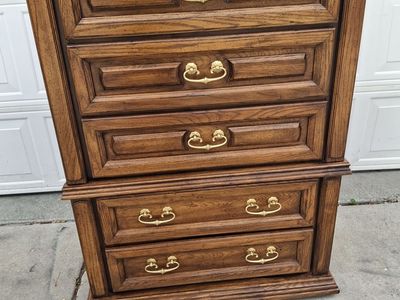 extra tall all wood 5 drawers dresser/sollen