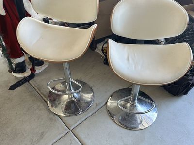 2 adjustable white barstool chairs