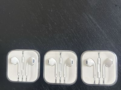 Apple EarPods Wired Earphones with Storage Cases - Lot of 3