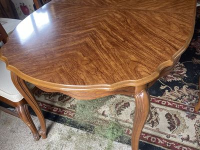 Dining Table & Chairs