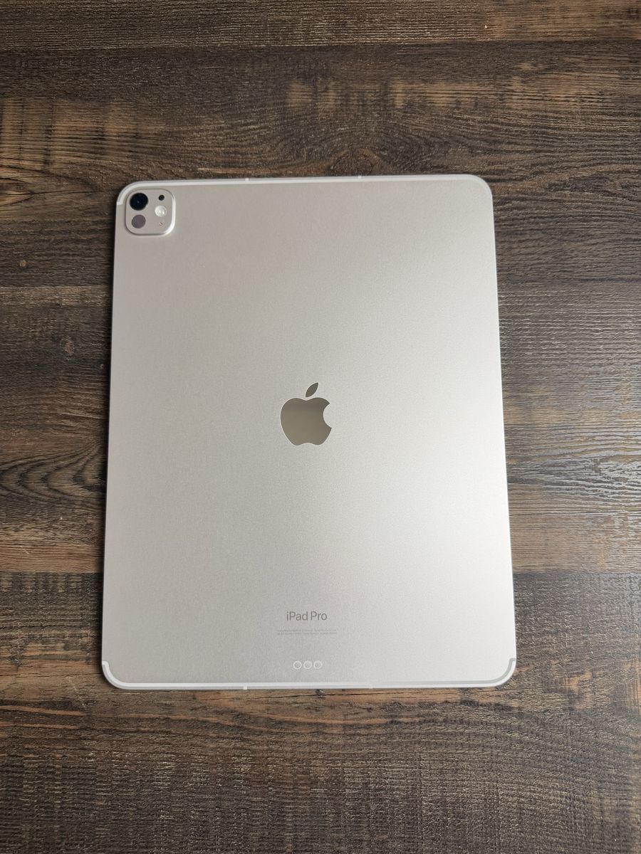 Apple iPad Pro 13” (M4, 1TB, Cellular) — Silver