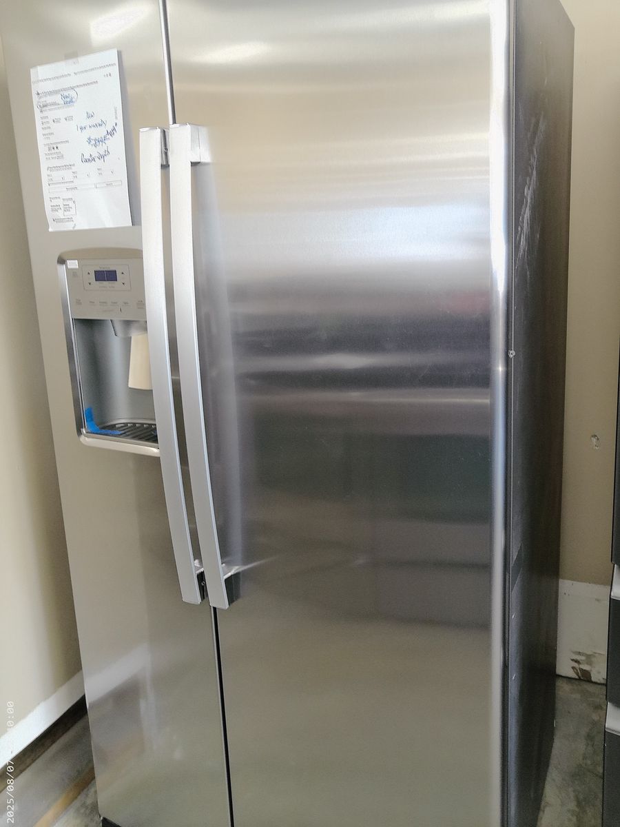 New Counter Depth Side by Side Refrigerator~1 Year Factory Warranty