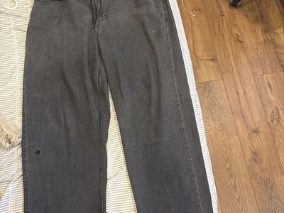 Converse Men's Black Faded Loose Fit Denim Jeans Size L flexible, jeans very comfy basically medium but very flexible not tough