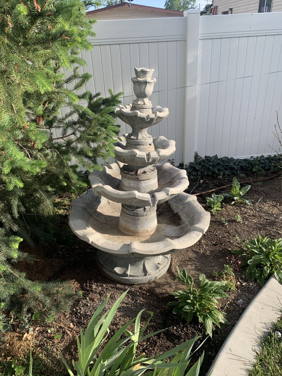Concrete fountain 6 sections,54” toll 36”diameter