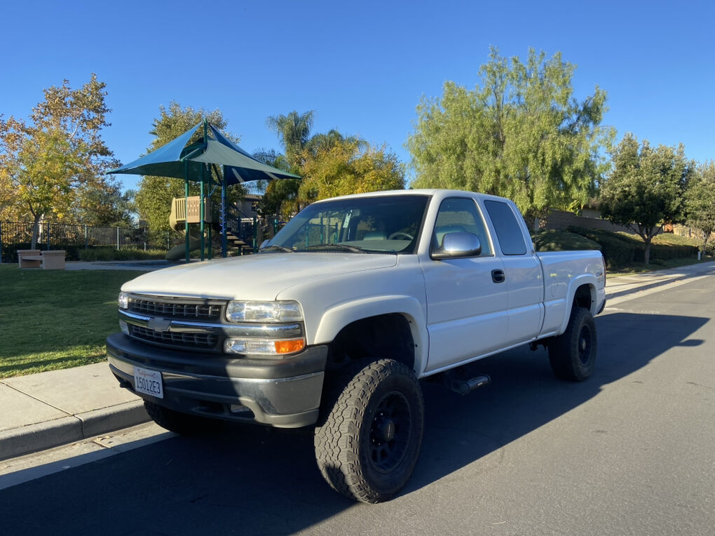 2002 CHEVROLET SILVERADO 2500 LT
