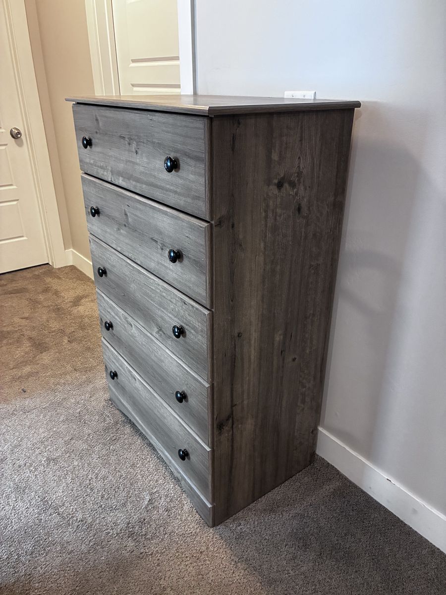 Perdue Woodworks Essentials 5-Drawer Dresser